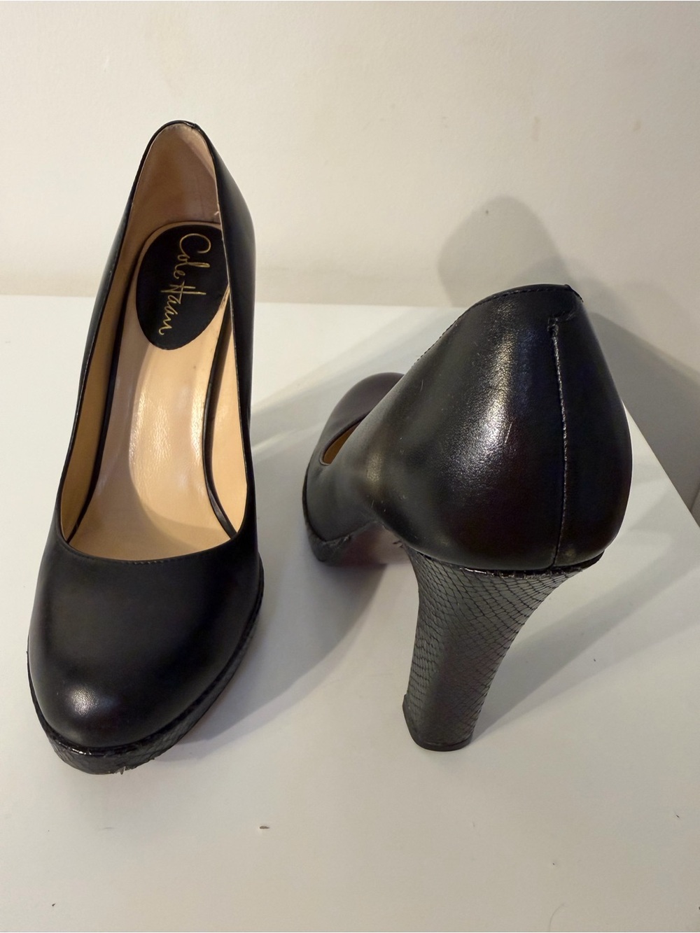 Cole Haan Black Leather Platform Pumps with Textured Heel Size 7